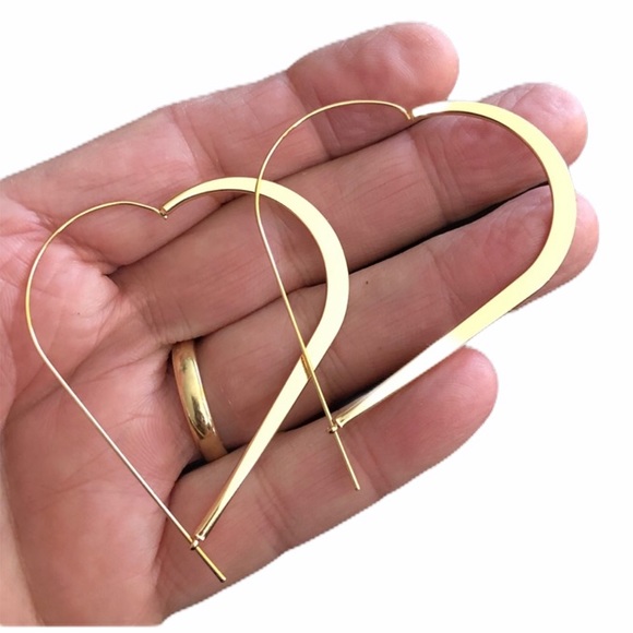 Heart hoop earrings - Picture 3 of 6